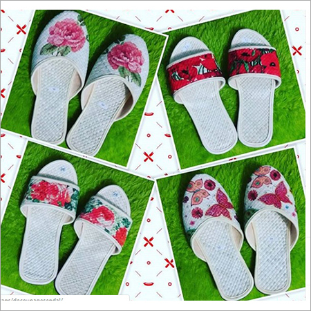 Woven Slippers - Color: White