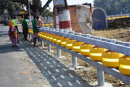 Safety Roller Barrier - Dimension (L*W*H): 175Mmw*50Mmh*2500Mm L *3.9 Mm Thick Millimeter (Mm)