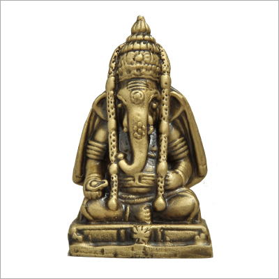 Polishing Pillayarpatti Ganesha Idol