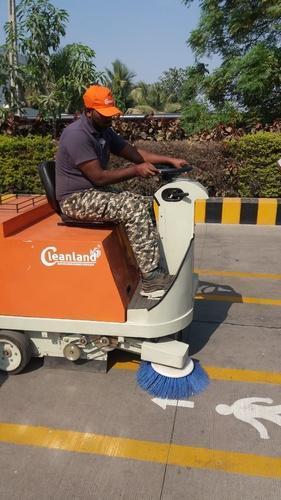 Battery Operated Cleaning Machine for Roads