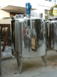 Round Ss Grade Stainless Steel Tanks - Capacity: As Per The Client Required Kg/hr
