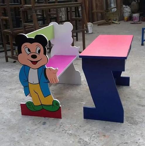 मिकी माउस बेंच