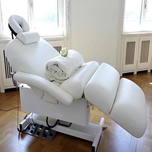 Hair Transplant Chair Application: Hospital