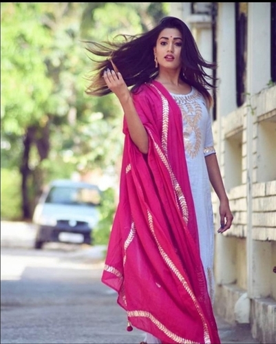 White Kurti With Pink Dupatta at Best 