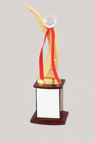 Diamond crystal trophy