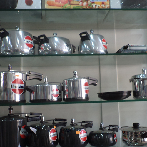 Crockery Wall Display Rack Design: Plain