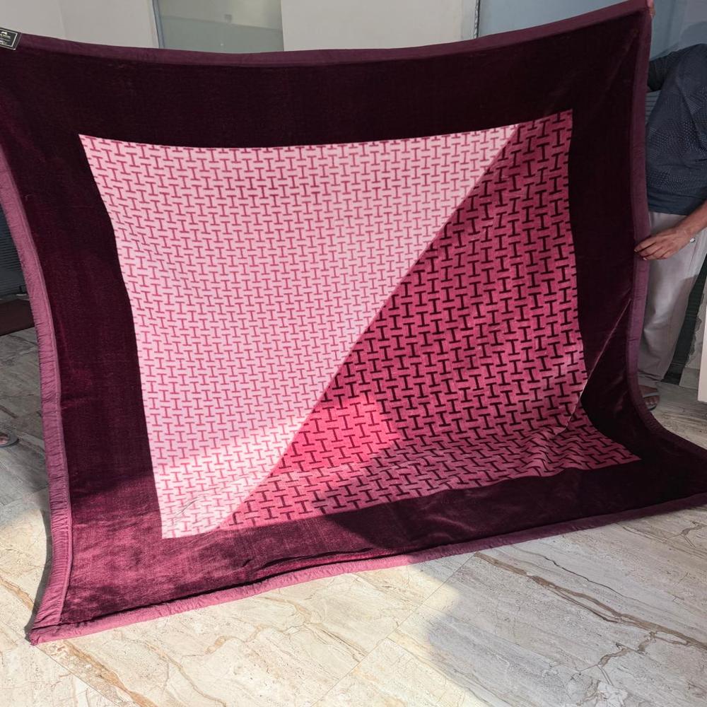 Super Soft Mink Blankets - 80x60 Inch, Brown 100% Polyester with Printed Pattern | Luxuriously Comfortable for Adults, Weighing 4200 Grams