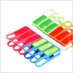 V Shape Colored Plastic Cloth Clips