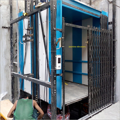Outer Structure Elevators Load Capacity: Up To 5000 Kilograms (Kg)