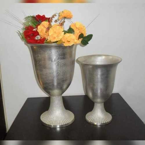Metal Flower Vase By T W HANDICRAFTS
