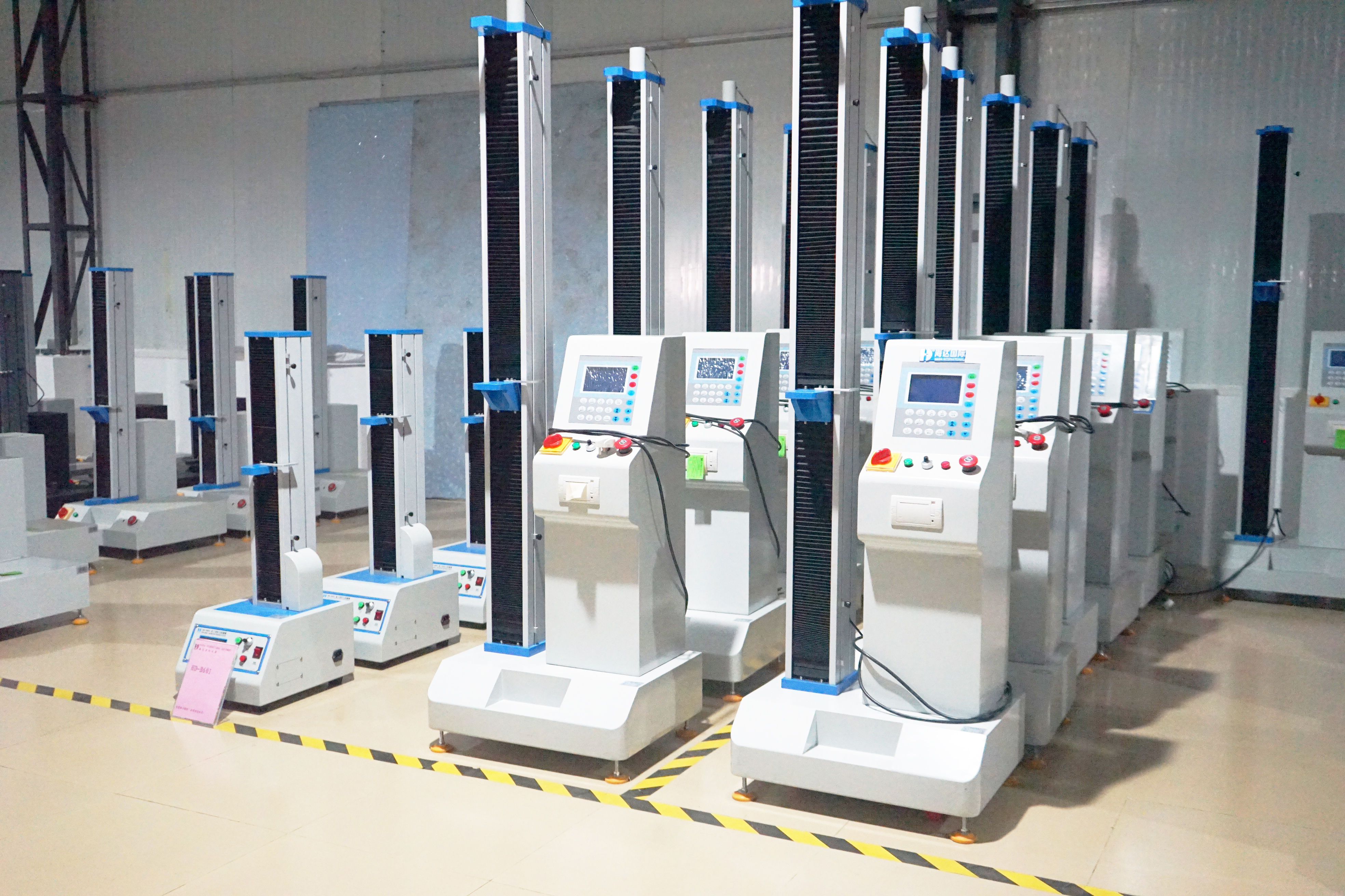 Universal tensile strength testing machine