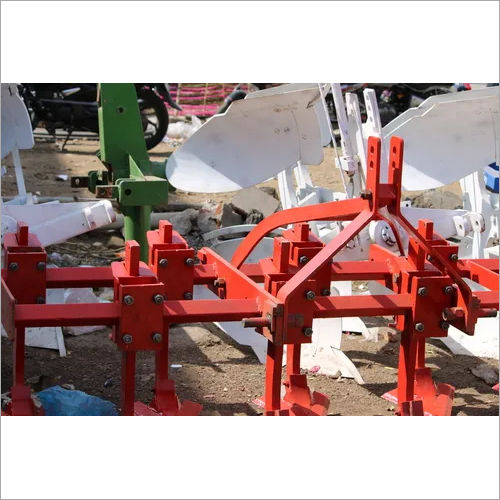 9 Teeth Tractor Cultivator Capacity: 500 Kg/Day