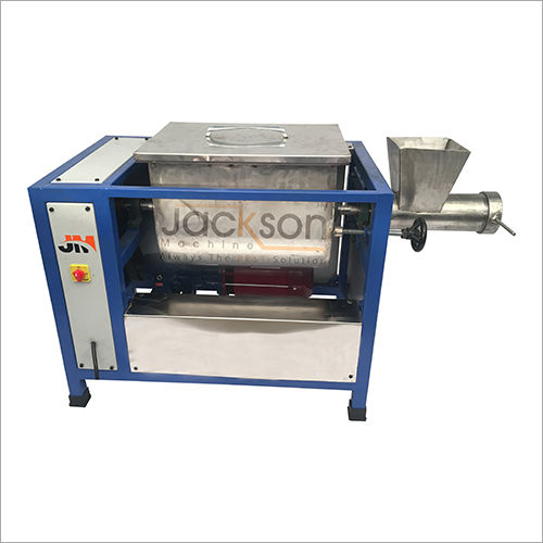 Dough Kneader With Sheeter Capacity: 20 Kg/Hr