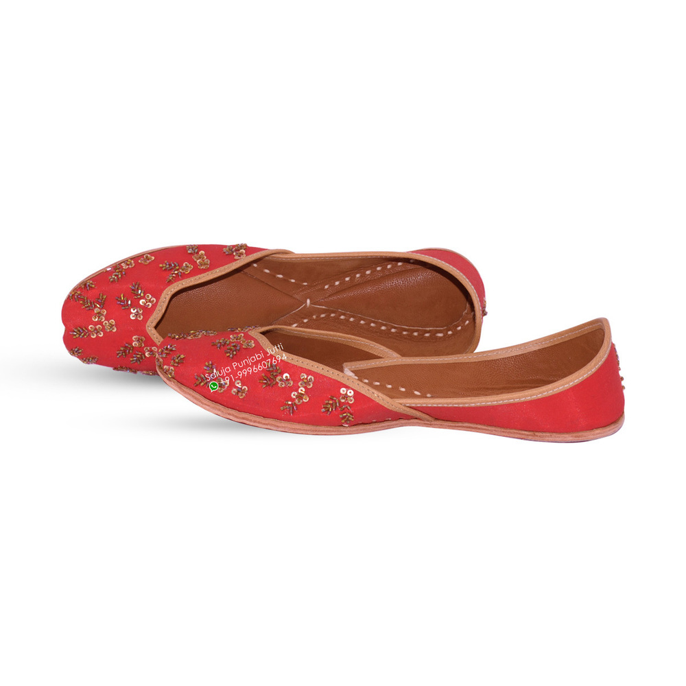 Women Leather Punjabi Jutti Red Color Heel Size: Flat