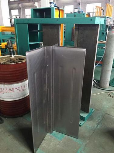 Horizontal Or Vertical Corrugated Fin Bending Machine For Transformer Tank Use