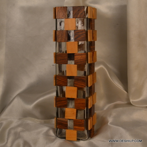 Traditional Decorated Round Glass Flower Vase