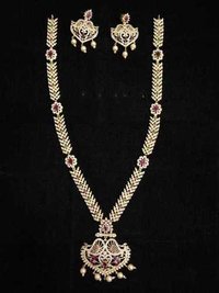 IMITATION NECKLACE