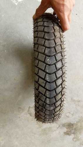 Auto tyre Auto tyre