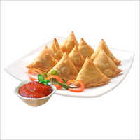 Ready To Eat Samosa - Fresh & Frozen, Crispy Flaky Pastry With Mildly Spiced Mixed Vegetables In Hygienic Packaging