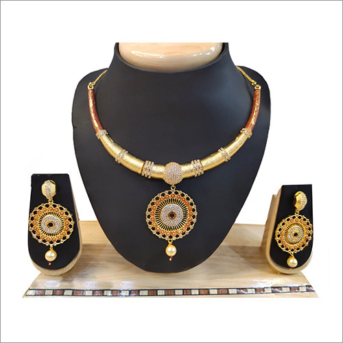 Antique Artificial Necklace Set Gender: Women