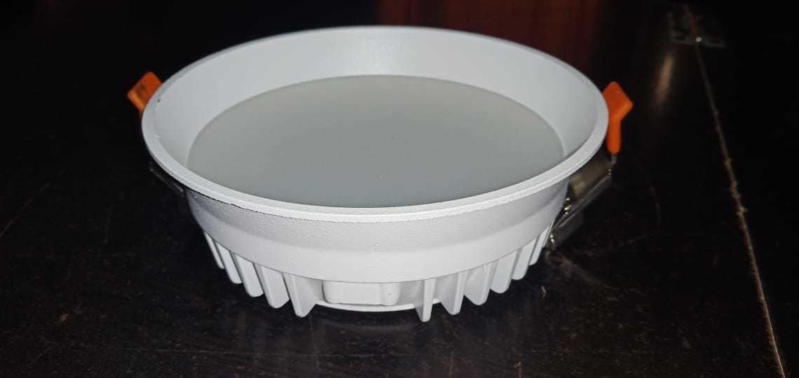 18 W ROUND DEEP DOWN LIGHT
