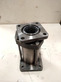 Wartsila L38 Main Bearing Cap Hydraulic Jack - Stainless Steel, 300-400 Mm Dimensions, Manual Drive, High Efficiency, 1-year Warranty, 200-400 Kg Weight