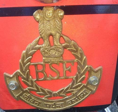 BSF Hands Over 2 Pakistani Nationals To Pak Rangers Who Crossed Border In  Punjab's Tarn Taran