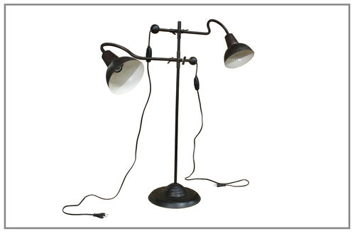 IRON TABLE LAMP