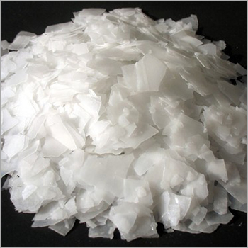 White Sodium Hydroxide Flakes