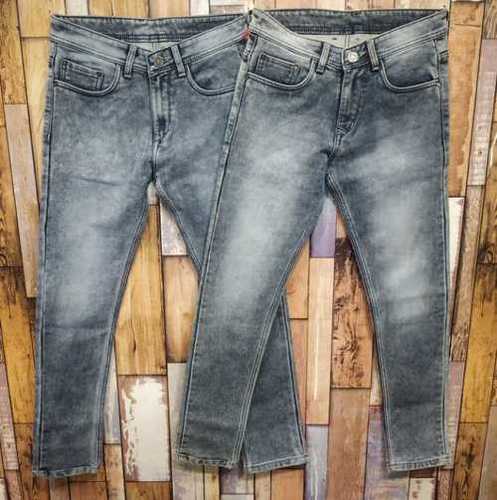 Basic narrow fit jeans