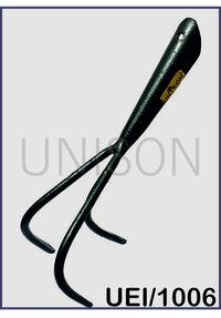 Black 3 Prong Hand Cultivator