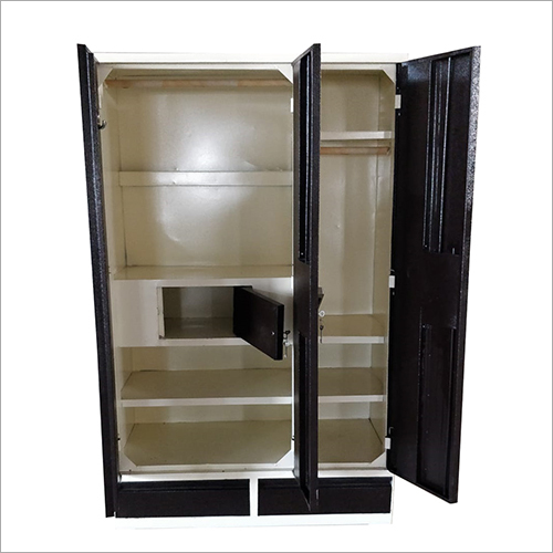 Machine Made Cloth Steel Almirah