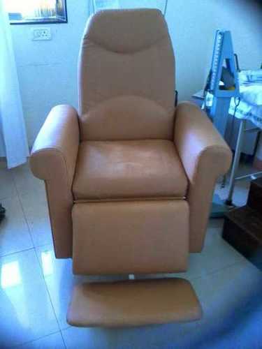 Blood transfusion chair
