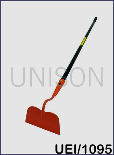 Draw Hoe With Metal Shaft