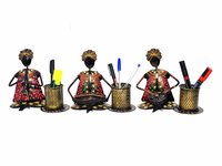 Home Decor Black Golden Painted Musician Pen Stand