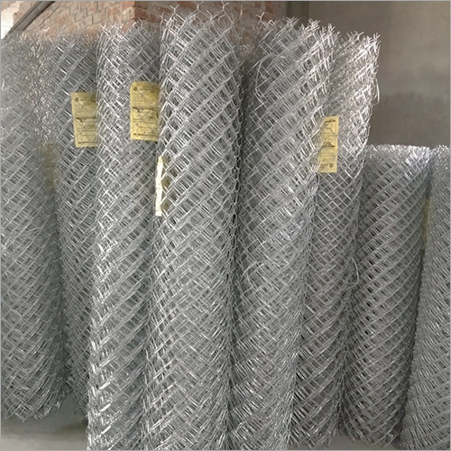 Commercial Chain Link Jali - Iron Material, Varied Sizes and Dimensions | Durable, Rugged, Easily Assembled for Commercial Sites
