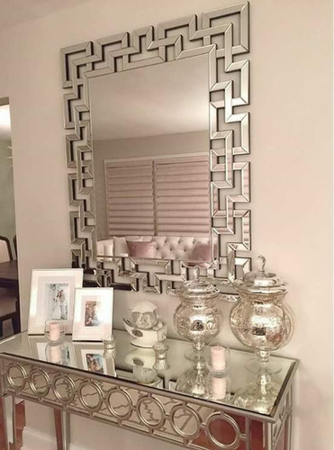 DECORATIVE MIRROR