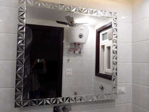DECORATIVE MIRROR