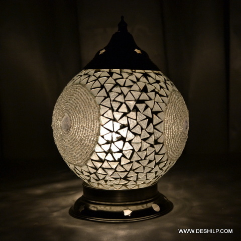 Antique-Style Glass Mosaic Table Lamp