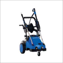Mc 6P High Pressure Washer Capacity: 250 Bar Kg/Hr