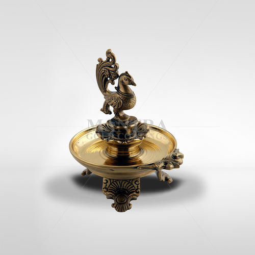 Annam Lamp with Three Leg