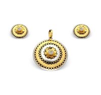 Elegant Pendent Set