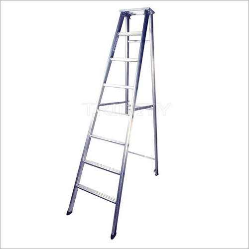 Aluminium Folding  Ladder Size: 6 Feet To 16 Feet