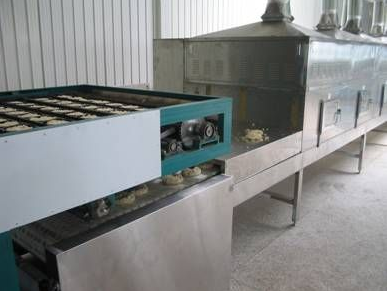 Tunnel Conveyor Microwave Drying Sterilization Machine For Noodles Chamber Thickness: 1.5 Millimeter (Mm)