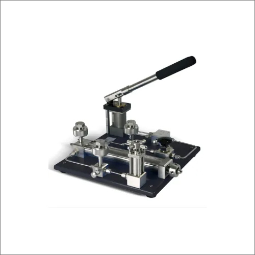 Pneumatic Pressure Comparator - Steel Aluminum, 300x150x150 mm, M20x1.5 Connection | Wide Range, Precise Adjustment, Durable Design