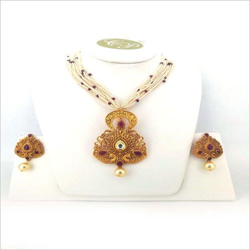 Red White Pendant Set