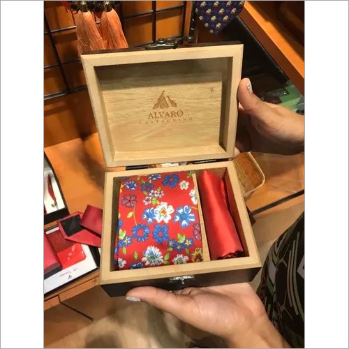 Wooden tie gift box