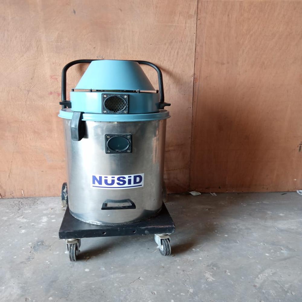 Industrial Cleaning Machine - Color: Blue And Silver