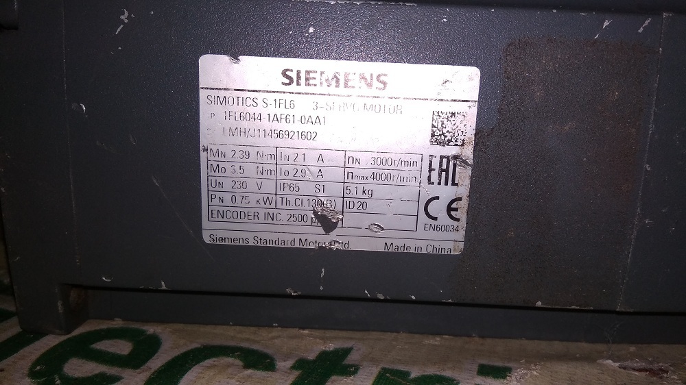 SIEMENS SERVO MOTOR 1FL6 044-1AF61-0AA1