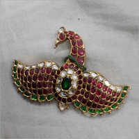 Ladies Designer Gold Kundan Pendant Size: Customize